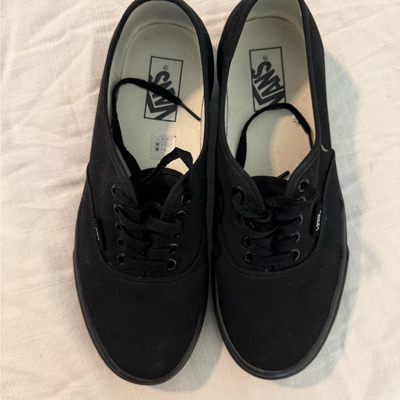 Vans Men's Classic Black Sneakers - Picture 2 of 4